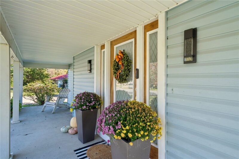 204 Melzena St — photo 2