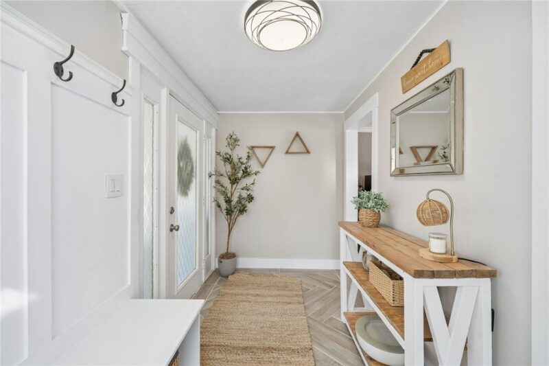 204 Melzena St — photo 4