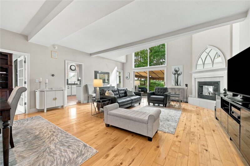 229 Cypress Knoll Dr — photo 4