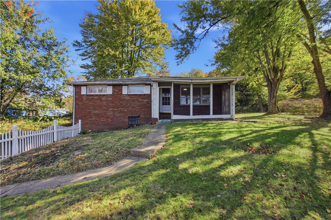 222 Bellbridge Rd — photo 1