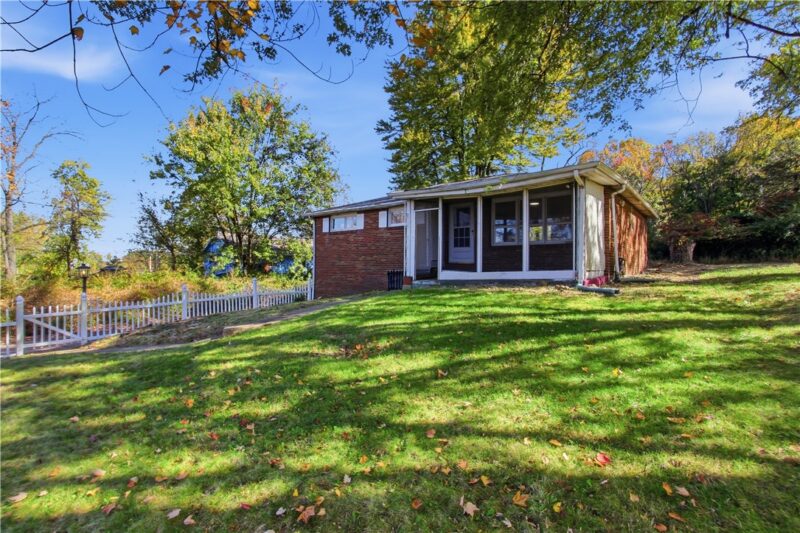222 Bellbridge Rd — photo 2