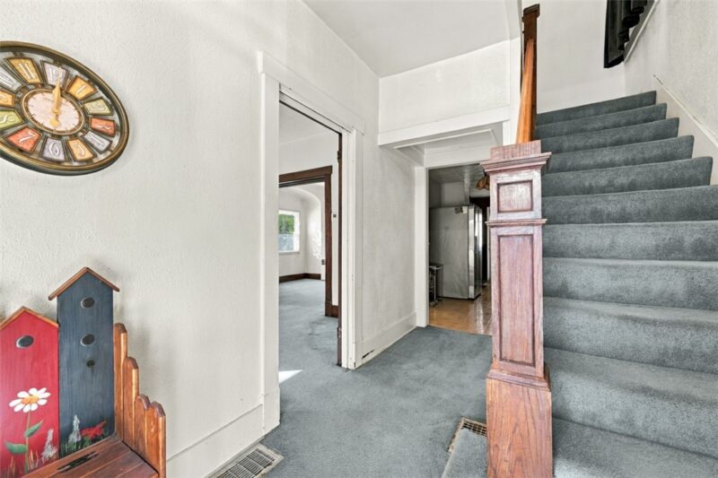 1342 Rutherford Ave — photo 4