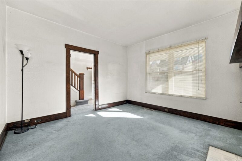 1342 Rutherford Ave — photo 6