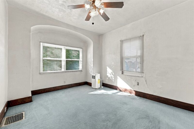 1342 Rutherford Ave — photo 7