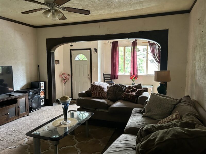 1812 Maplewood Ave — photo 3