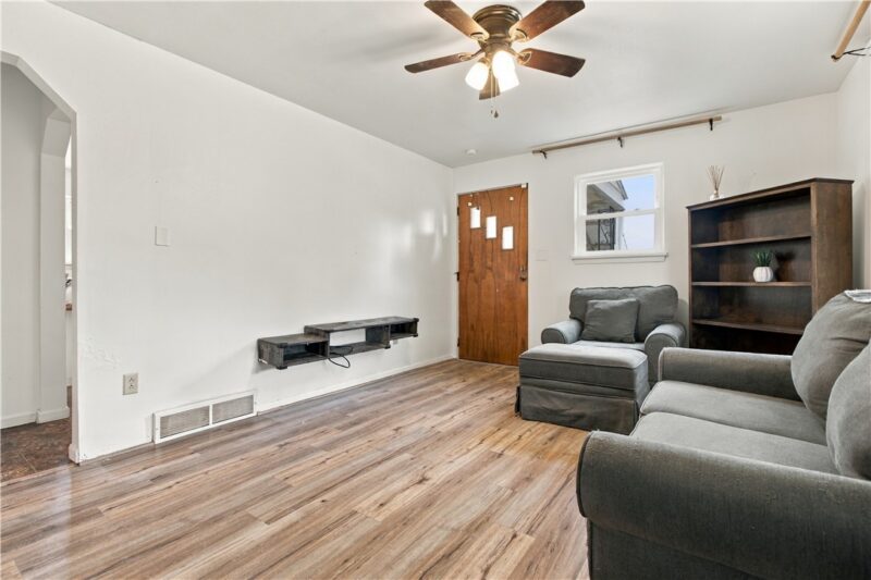 6 Hodel St, Rear — photo 4