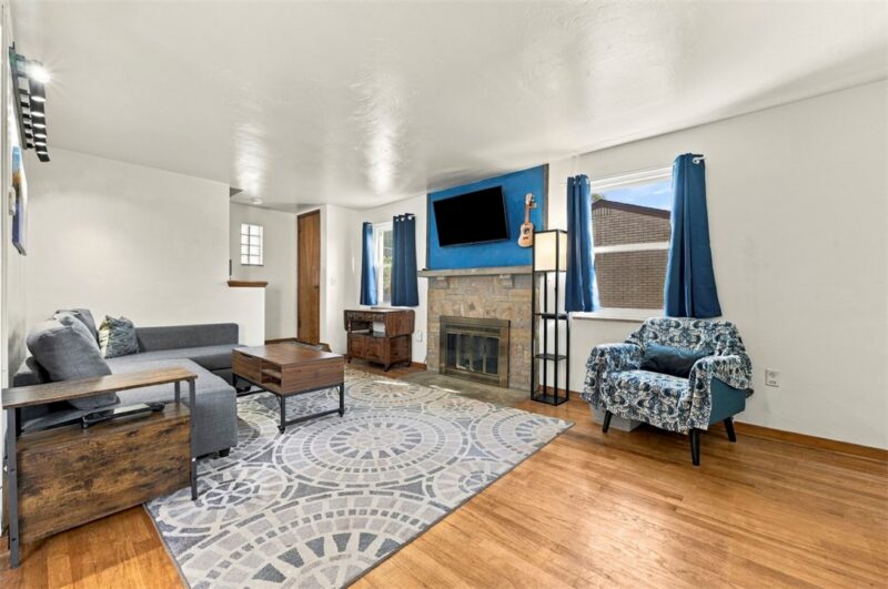 18 Pioneer Avenue — photo 4