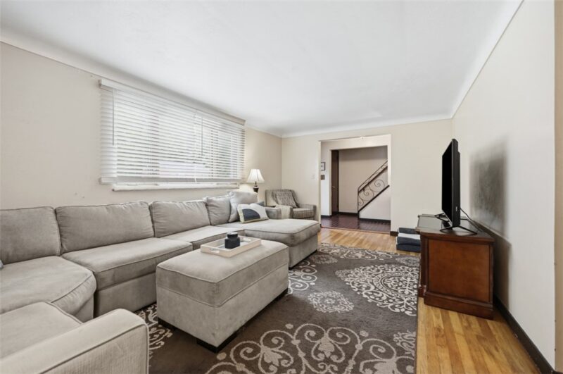 206 Glasgow Rd — photo 3
