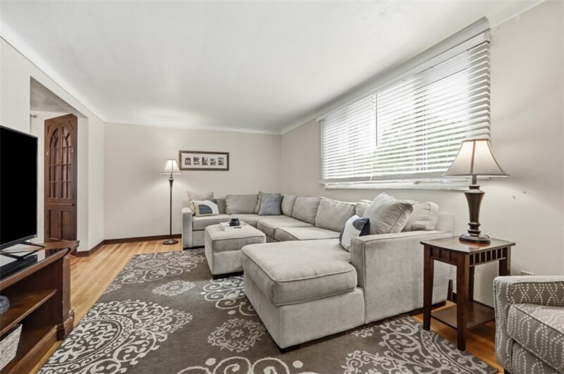 206 Glasgow Rd — photo 4