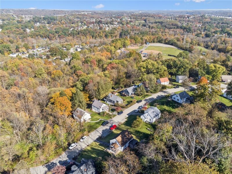 3126 RIDGEWAY DR — photo 3