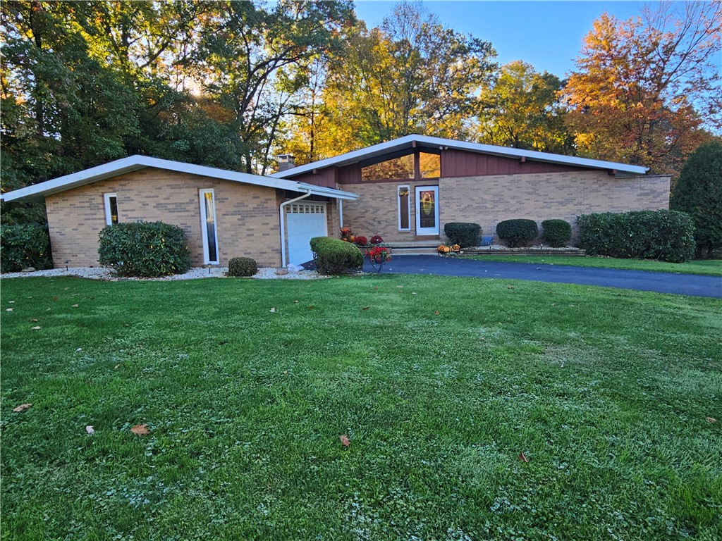 318 Euclid Rd — photo 1