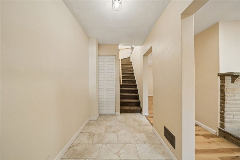 3942 Vinceton St — photo 2
