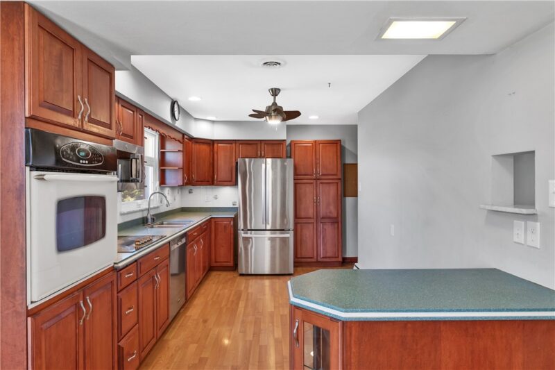 1345 Bechtel St — photo 8