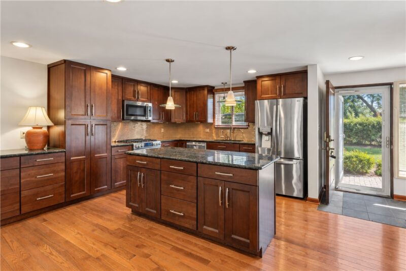 3807 Greenfield Road — photo 2