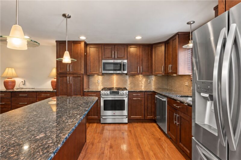 3807 Greenfield Road — photo 3