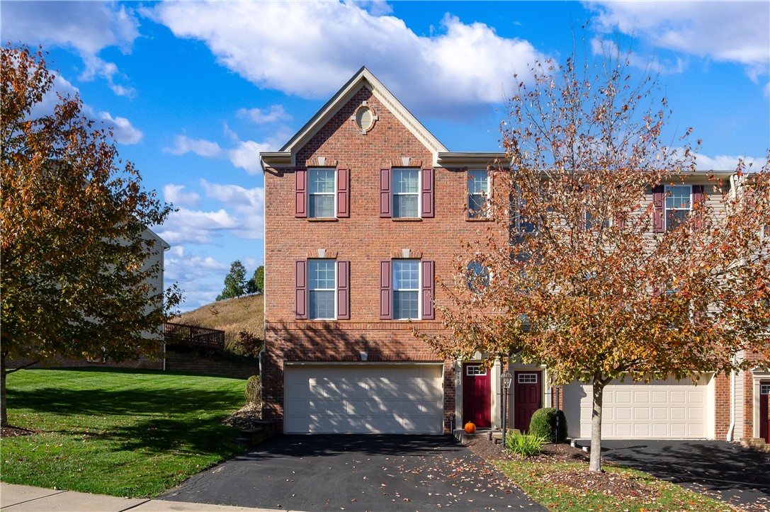 210 Broadstone Dr — photo 1