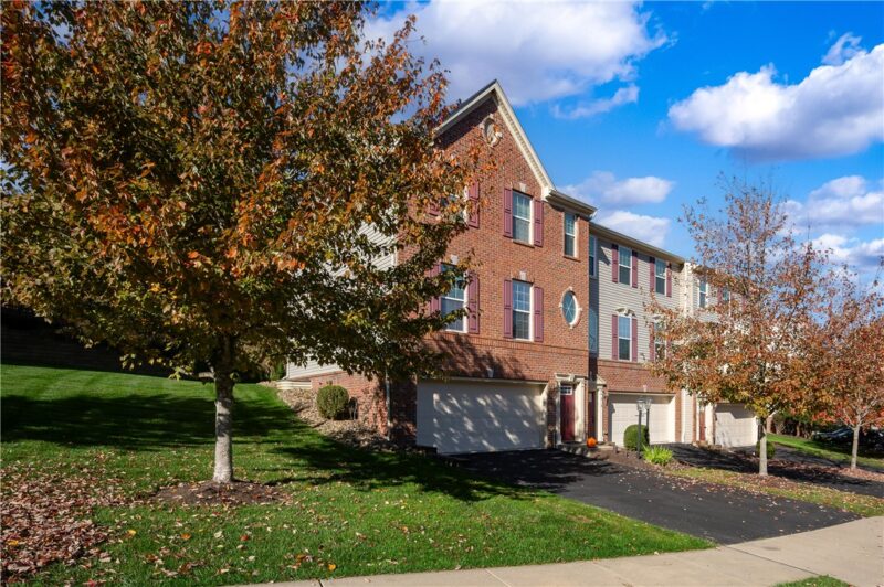 210 Broadstone Dr — photo 2