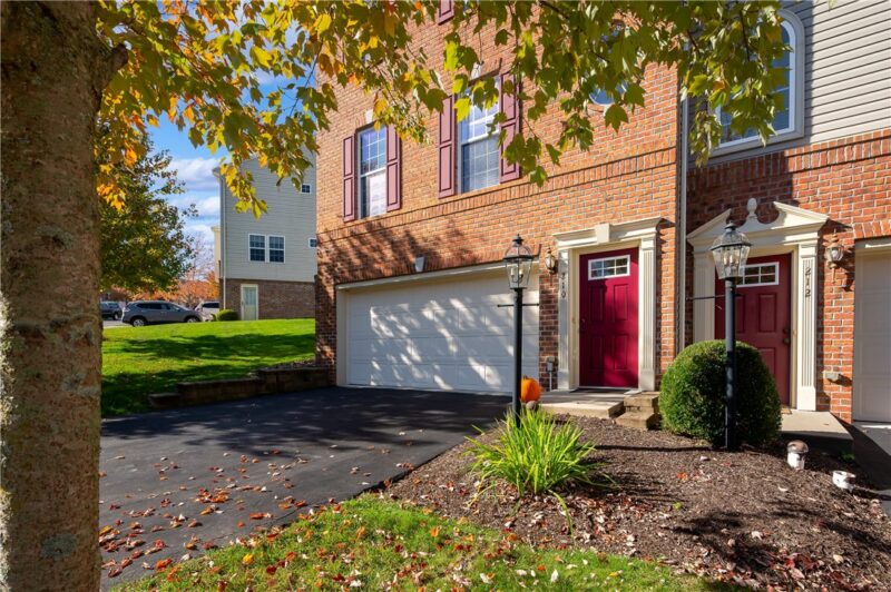210 Broadstone Dr — photo 3