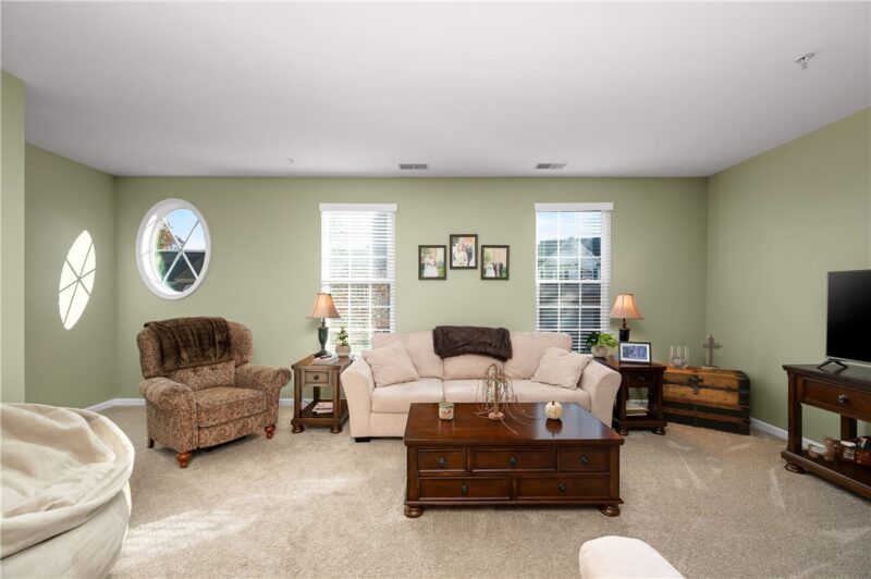 210 Broadstone Dr — photo 6