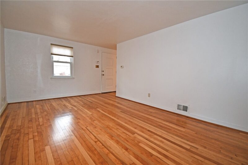 1568 Bellaire Pl — photo 3