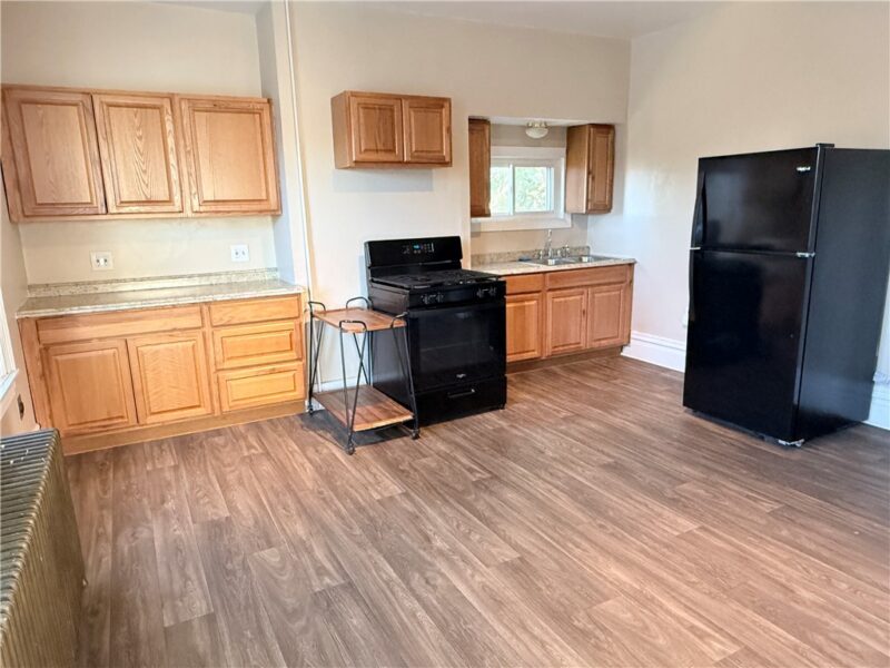 164 Grant Ave — photo 4