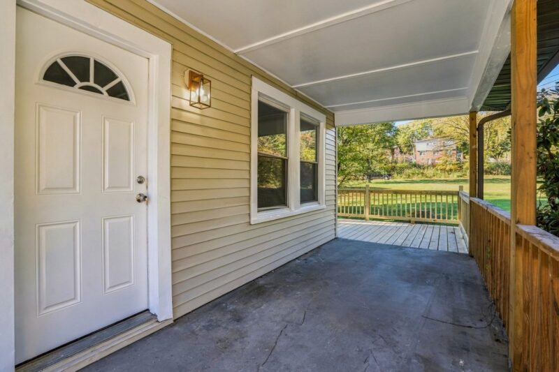 162 Stephens LANE — photo 3