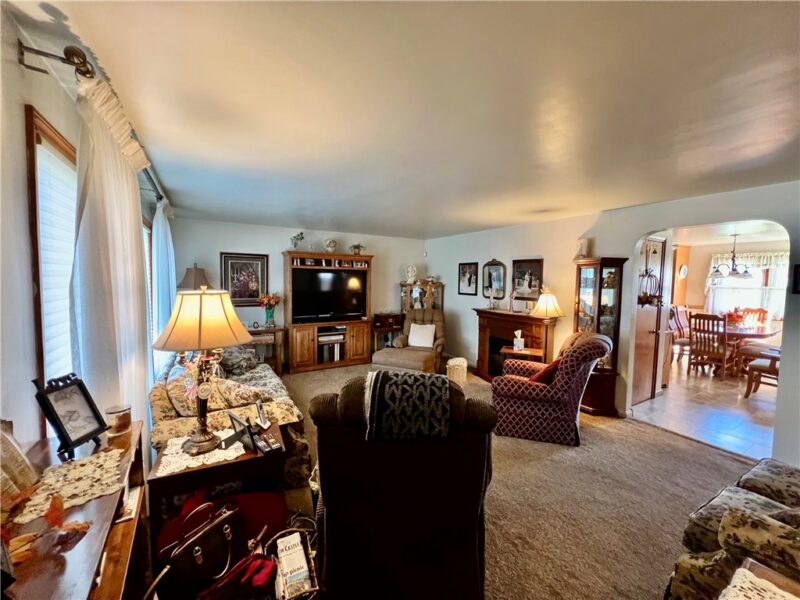 829 S Cascade St — photo 4