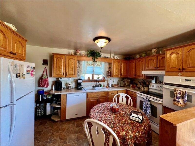 829 S Cascade St — photo 8