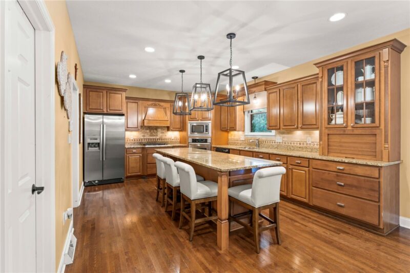 1036 Breezewood Dr. — photo 8