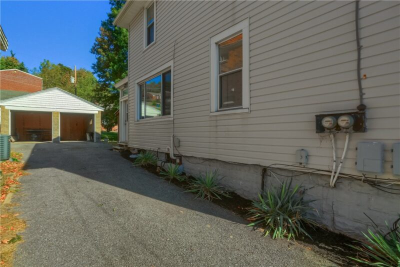 3672 Myrtle Ave — photo 6