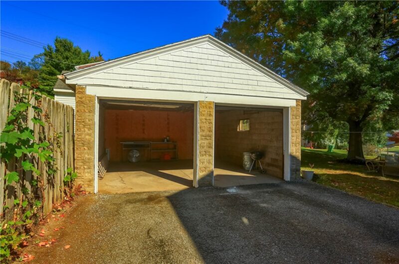 3672 Myrtle Ave — photo 8