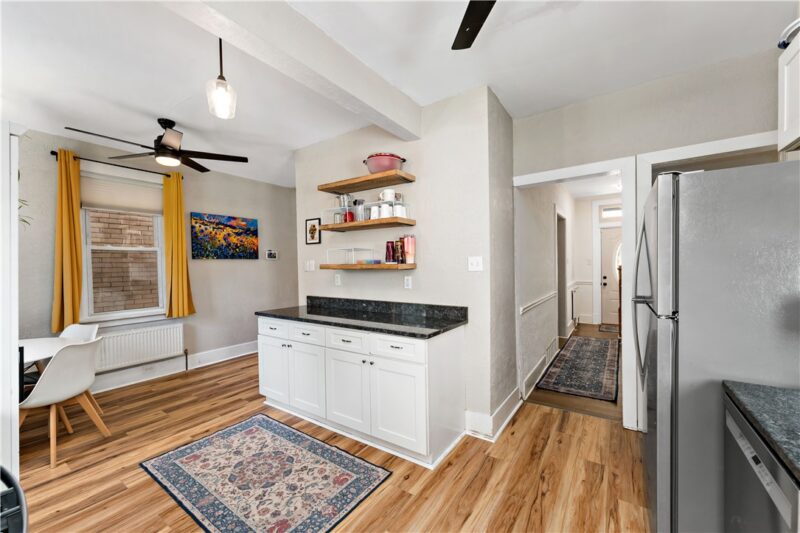 348 Albert St — photo 8