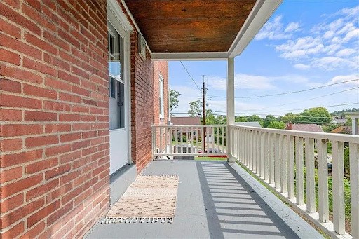 1042 Lindberg Ave — photo 3