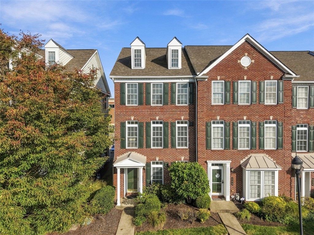 610 Arbor Ct — photo 1