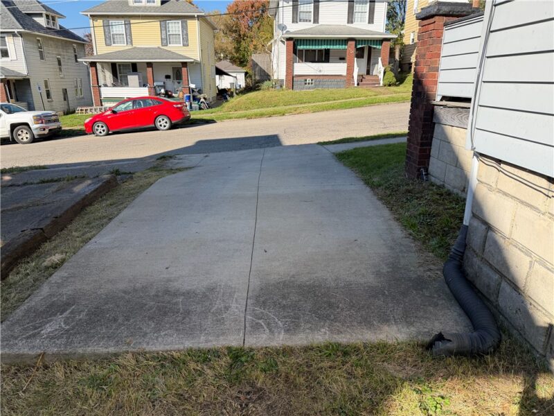 712 E Long Avenue — photo 4