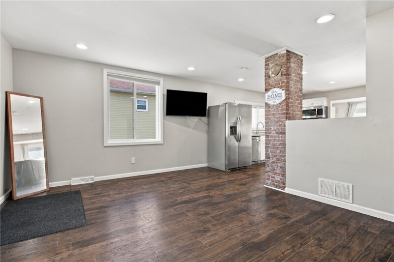 412 Grant St — photo 8