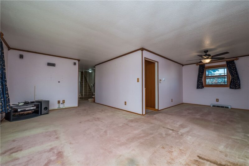 140 Victoria Dr — photo 4