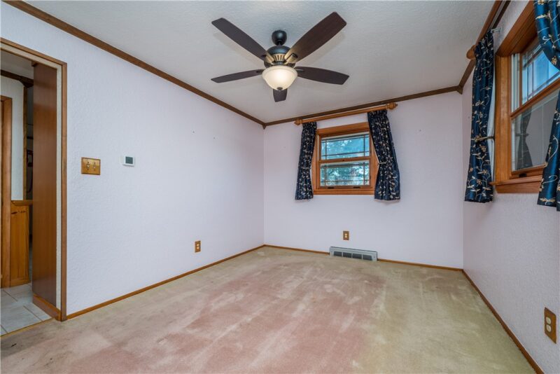 140 Victoria Dr — photo 5