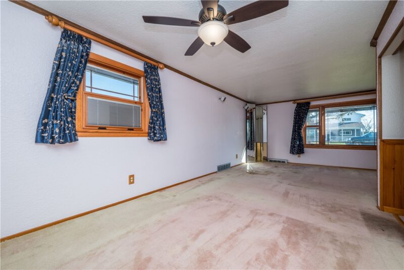 140 Victoria Dr — photo 6