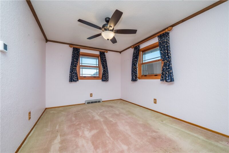 140 Victoria Dr — photo 7