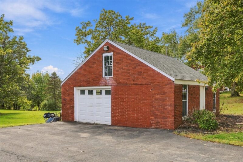 762 Hartzell School Rd — photo 2