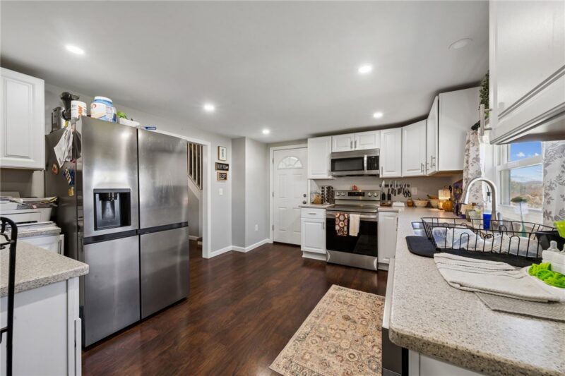 245 Hill Street — photo 8