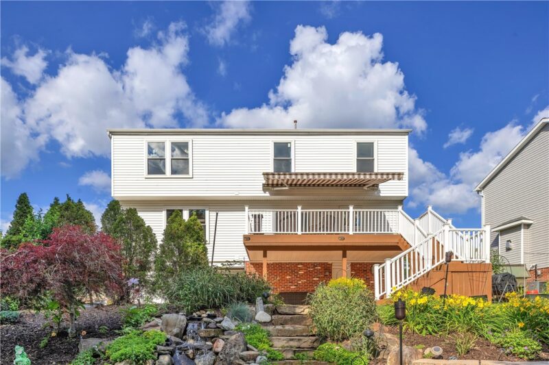 420 Lexington Drive — photo 2