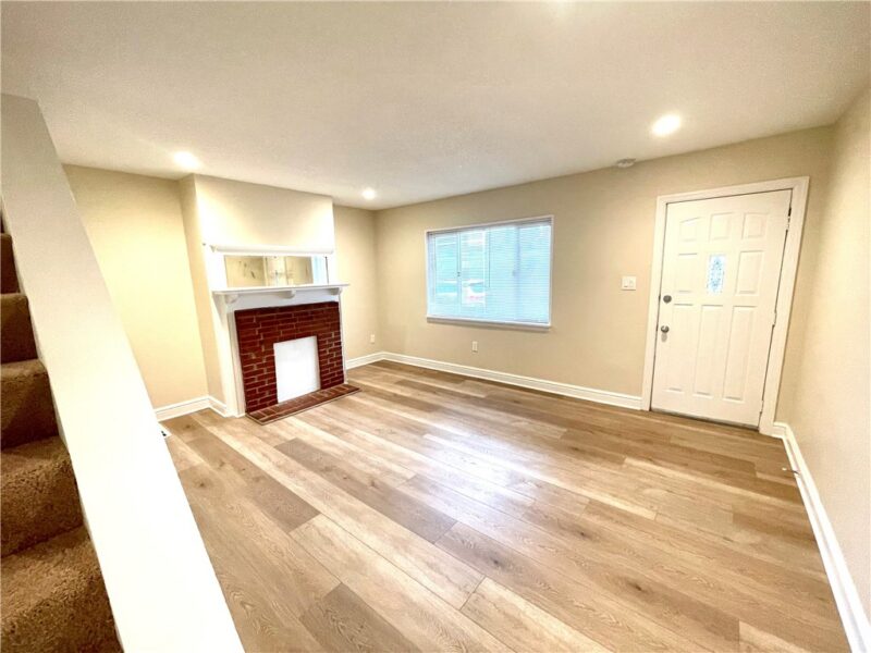 433 AUGUSTA ST — photo 3