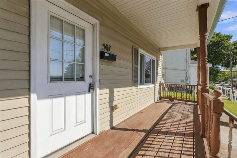 507 Taylor Ave — photo 2
