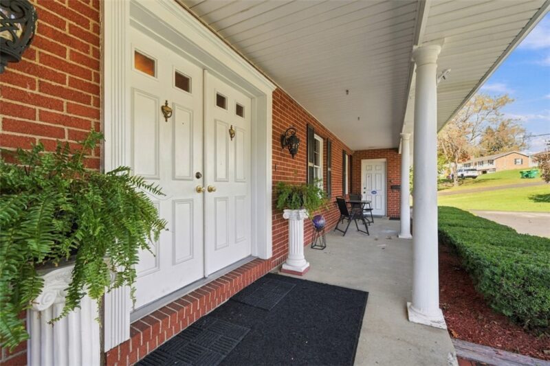 206 Bluegrass Drive — photo 6