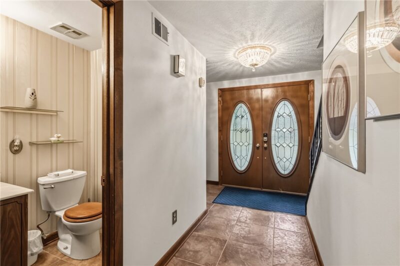 3700 Gleneagle Dr — photo 3
