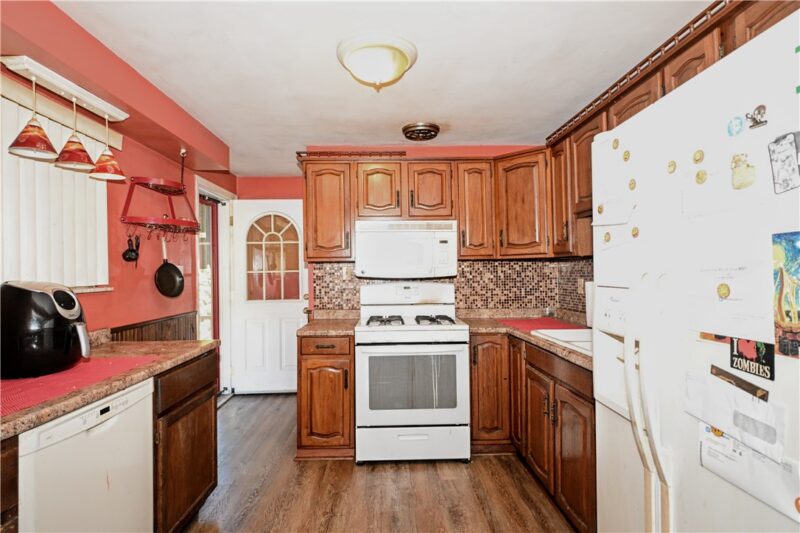 1037 Old Hills Rd — photo 8