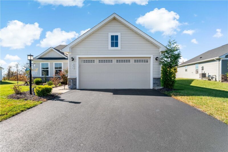 426 Spruce Ln — photo 4