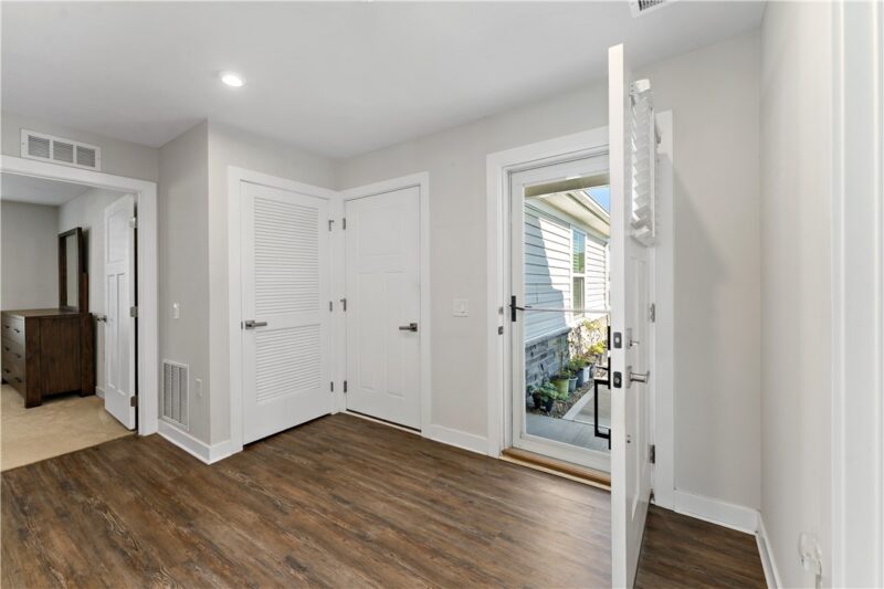 426 Spruce Ln — photo 6
